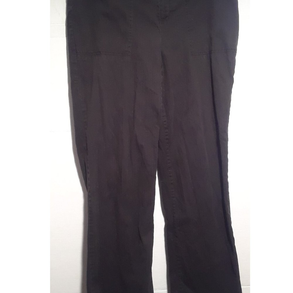 Gloria Vanderbilt pants ,size 8, black.